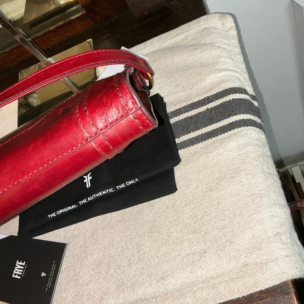 NWT Frye Leather Melissa Zip Top Saddle Crossbody Berry Lacquer Red MSRP $198